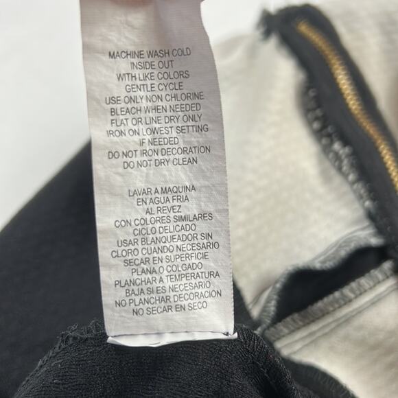 Sequin Hearts black and cream color block fit and flare dress, size 9 - Picture 9 of 9